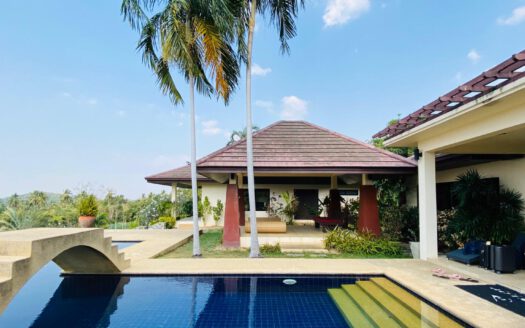 Spacious Family Villa for Rent, Pattaya