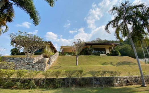 Spacious Family Villa for Rent, Pattaya