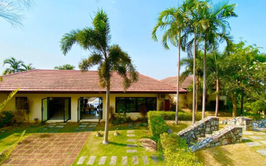 Spacious Family Villa for Rent, Pattaya