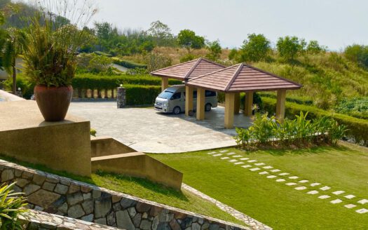 Spacious Family Villa for Rent, Pattaya