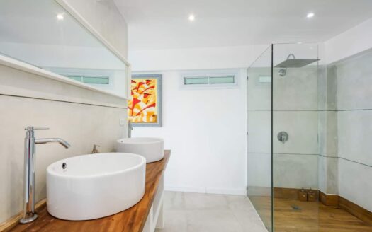 5 Bed Villa with 2 Swimming Pools Bophut Thailand