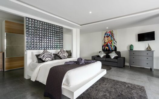 5 Bed Villa with 2 Swimming Pools Bophut Thailand