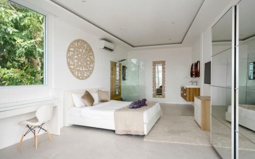 5 Bed Villa with 2 Swimming Pools Bophut Thailand