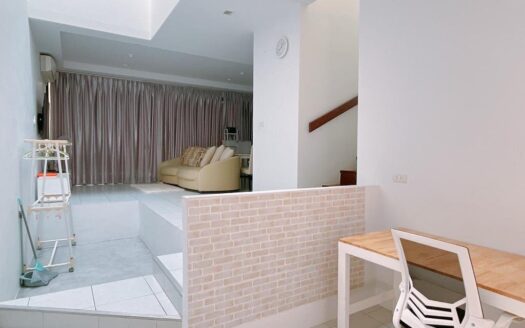 3 Bed Townhouse Replay Bang Rak