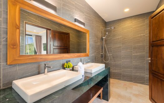 5 Bedroom 6 Bathroom Villa in Lamai