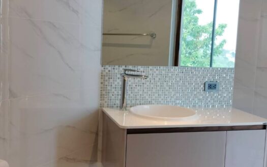 Villa 3 Beds 4 Bath 200 SQM