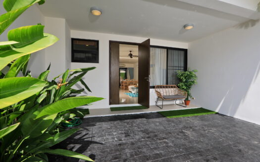 Town House in Laguna 3 BD 3 Bath 178 SQM