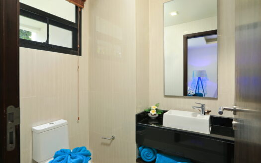Town House in Laguna 3 BD 3 Bath 178 SQM