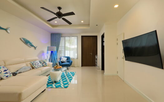 Town House in Laguna 3 BD 3 Bath 178 SQM