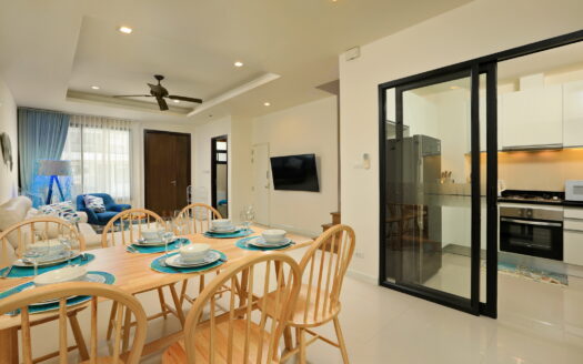 Town House in Laguna 3 BD 3 Bath 178 SQM