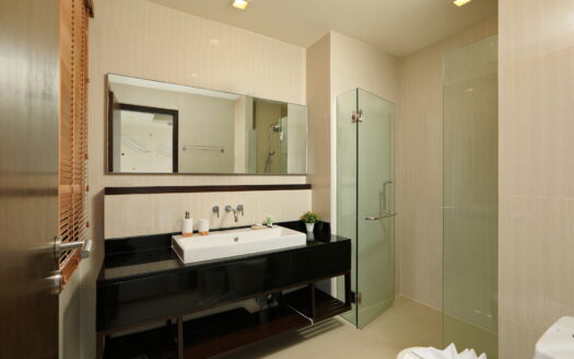 Town House in Laguna 3 BD 3 Bath 178 SQM