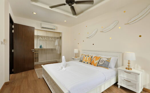 Town House in Laguna 3 BD 3 Bath 178 SQM