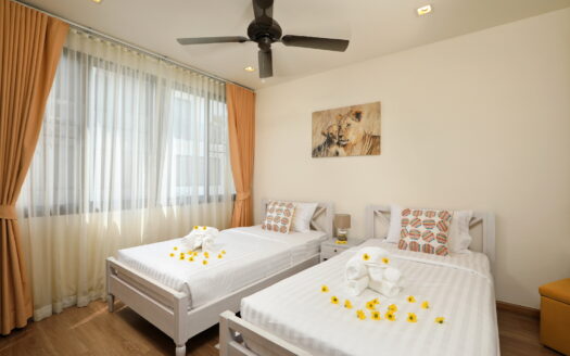 Town House in Laguna 3 BD 3 Bath 178 SQM