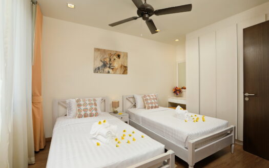 Town House in Laguna 3 BD 3 Bath 178 SQM