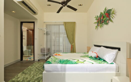 Town House in Laguna 3 BD 3 Bath 178 SQM
