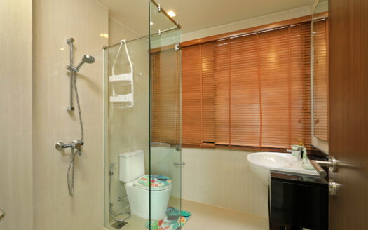 Town House in Laguna 3 BD 3 Bath 178 SQM