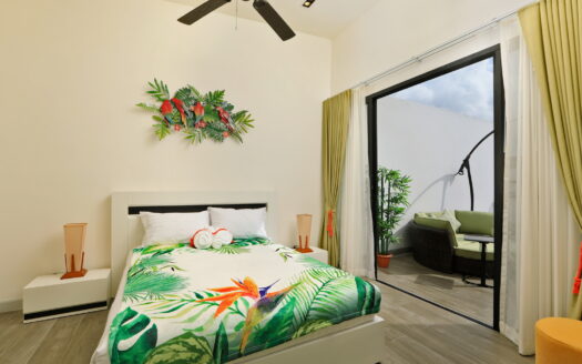 Town House in Laguna 3 BD 3 Bath 178 SQM