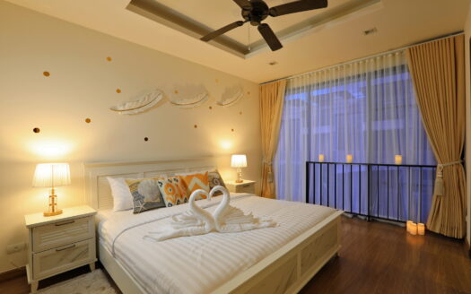 Town House in Laguna 3 BD 3 Bath 178 SQM
