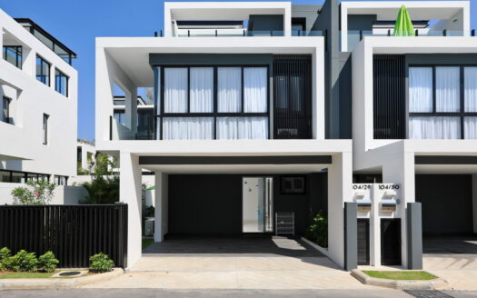 Semi-Detach House-3 BED 3 BATH 223 SQM Lease