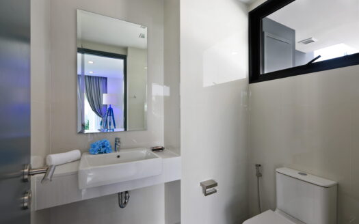 Semi-Detach House-3 BED 3 BATH 223 SQM Lease