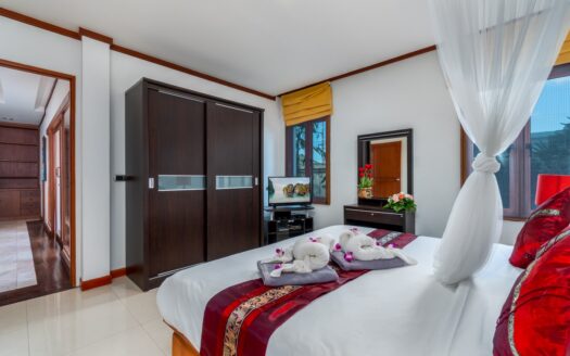 4 Bed 4 Bath Villa 300 sqm By Surin Beach