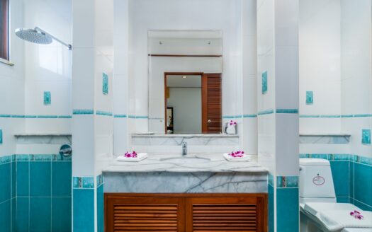 4 Bed 4 Bath Villa 300 sqm By Surin Beach