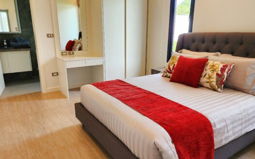 5 BED Villa 281 sqm on 1560 sqm 2 guest houses