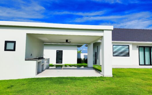 5 BED Villa 281 sqm on 1560 sqm 2 guest houses