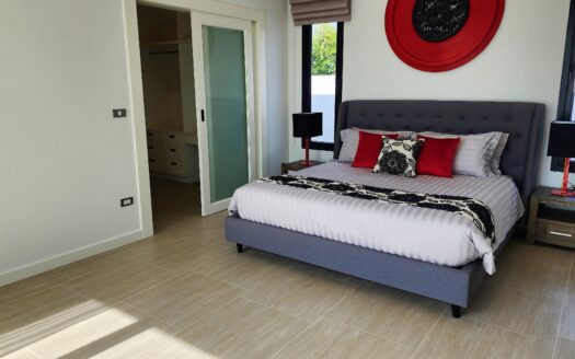 5 BED Villa 281 sqm on 1560 sqm 2 guest houses