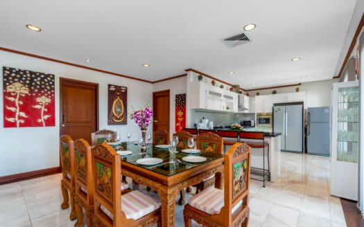 4 Bed 4 Bath Villa 300 sqm By Surin Beach