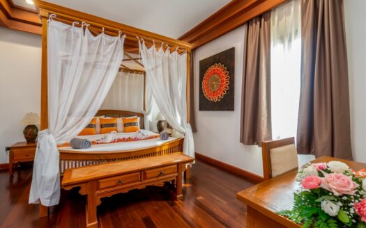 4 Bed 4 Bath Villa 300 sqm By Surin Beach