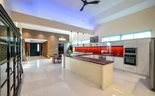 3 Bed 3 Bath Pool Villa 550 sqm