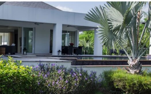 3 Bed 3 Bath Mountain View Villa plus Guest Room Near Black Mountain 350 sqm