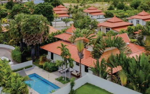 5 Bed 3 Bath  Pool Villa 239 SQM on 1102 SQM Plot in Hua Hin