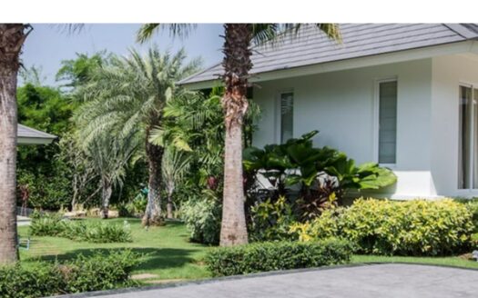 3 Bed 3 Bath Mountain View Villa plus Guest Room Near Black Mountain 350 sqm