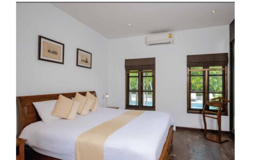 5 Bed 3 Bath  Pool Villa 239 SQM on 1102 SQM Plot in Hua Hin
