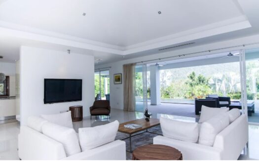 3 Bed 3 Bath Mountain View Villa plus Guest Room Near Black Mountain 350 sqm