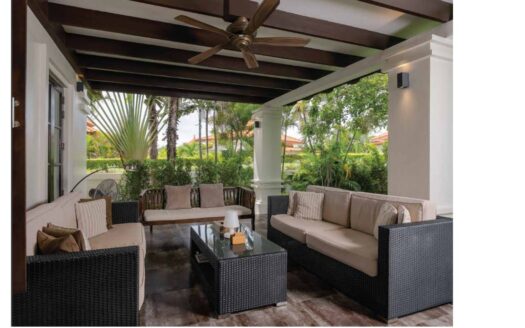 5 Bed 3 Bath  Pool Villa 239 SQM on 1102 SQM Plot in Hua Hin